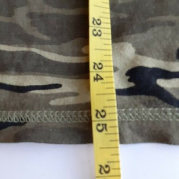 Miley Cyrus Max Azria Long Sleeve XL Camouflage Lightweight T-Shirt - Picture 7 of 7